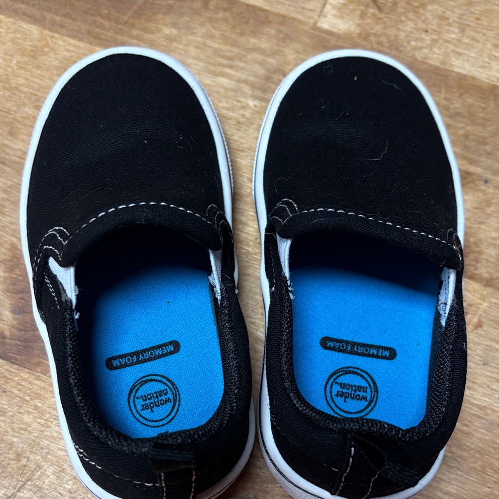 Wonder Nation Black little Kids Slip-On Sneakers